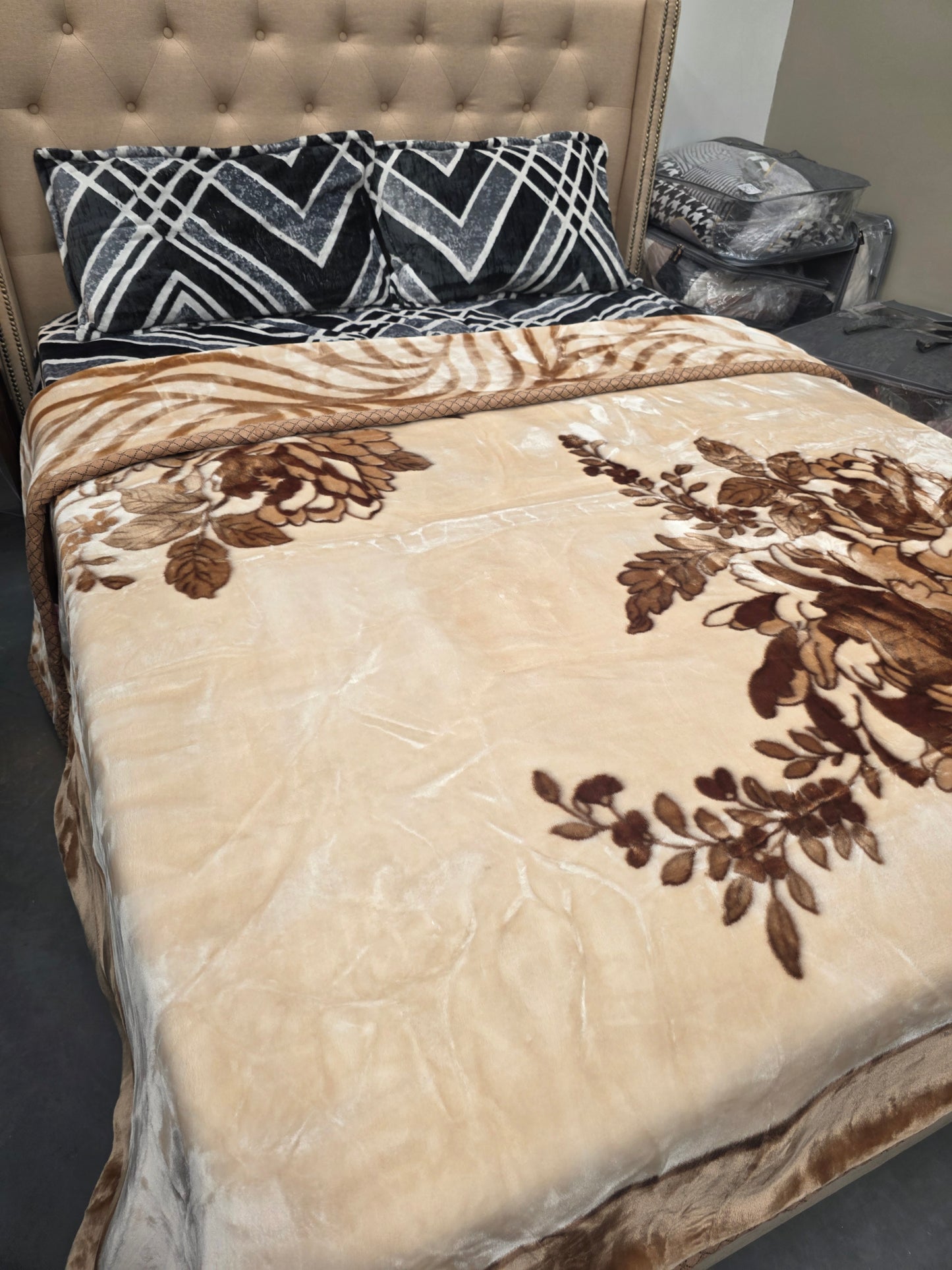 Luxurious Mink Blanket – Ultra-Soft, Warm & Stylish - Brown