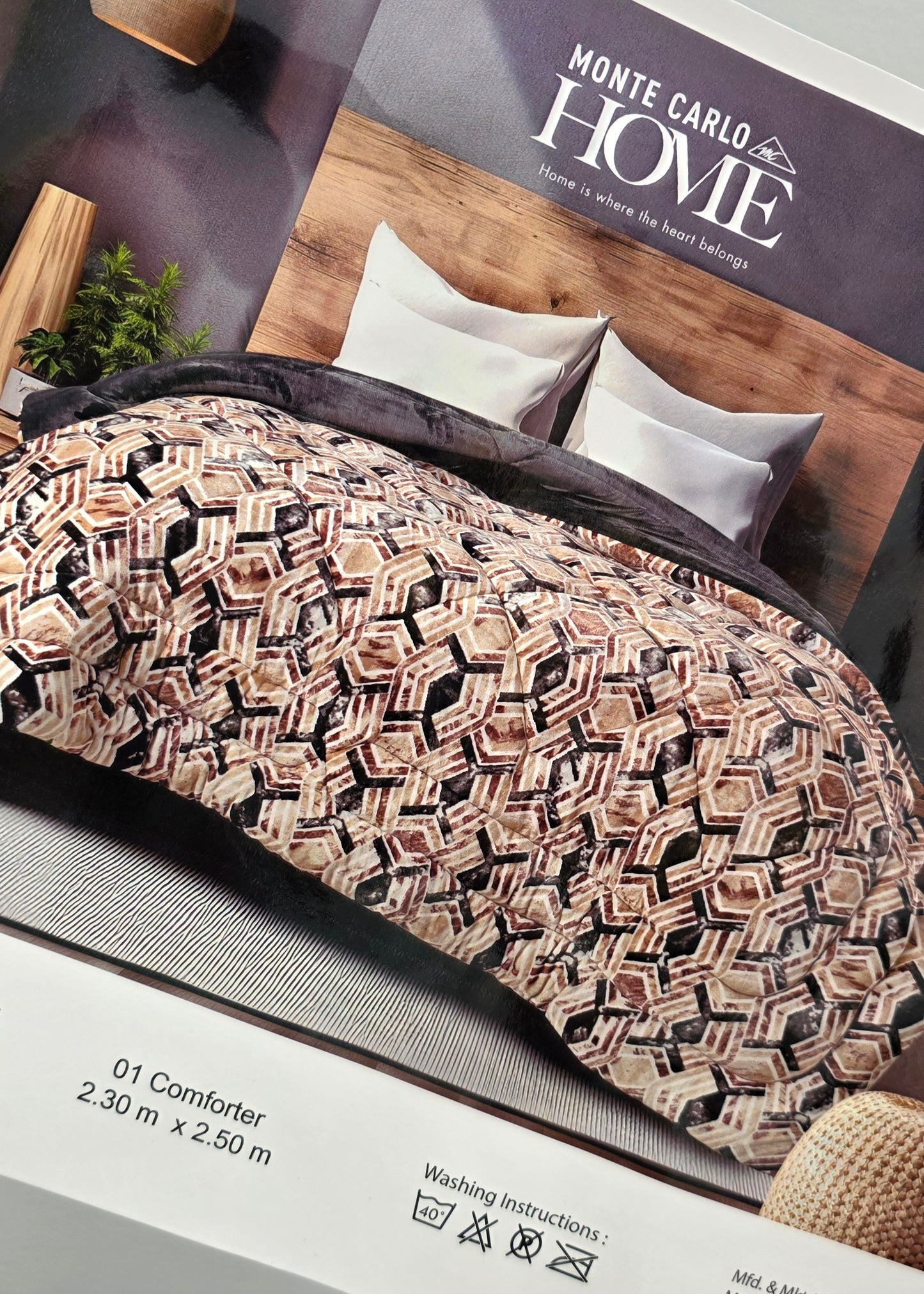 Monte Carlo Premium Luxury Quilt