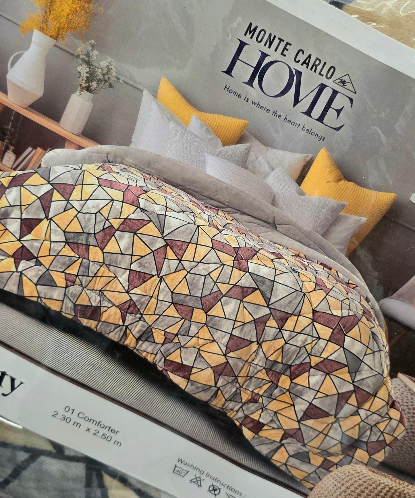 Monte Carlo Premium Luxury Quilt