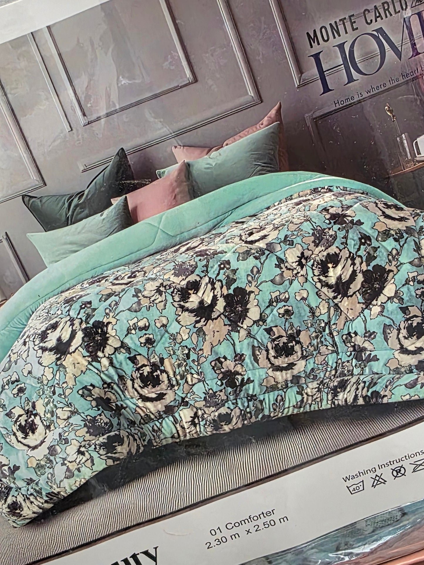 Monte Carlo Premium Luxury Quilt