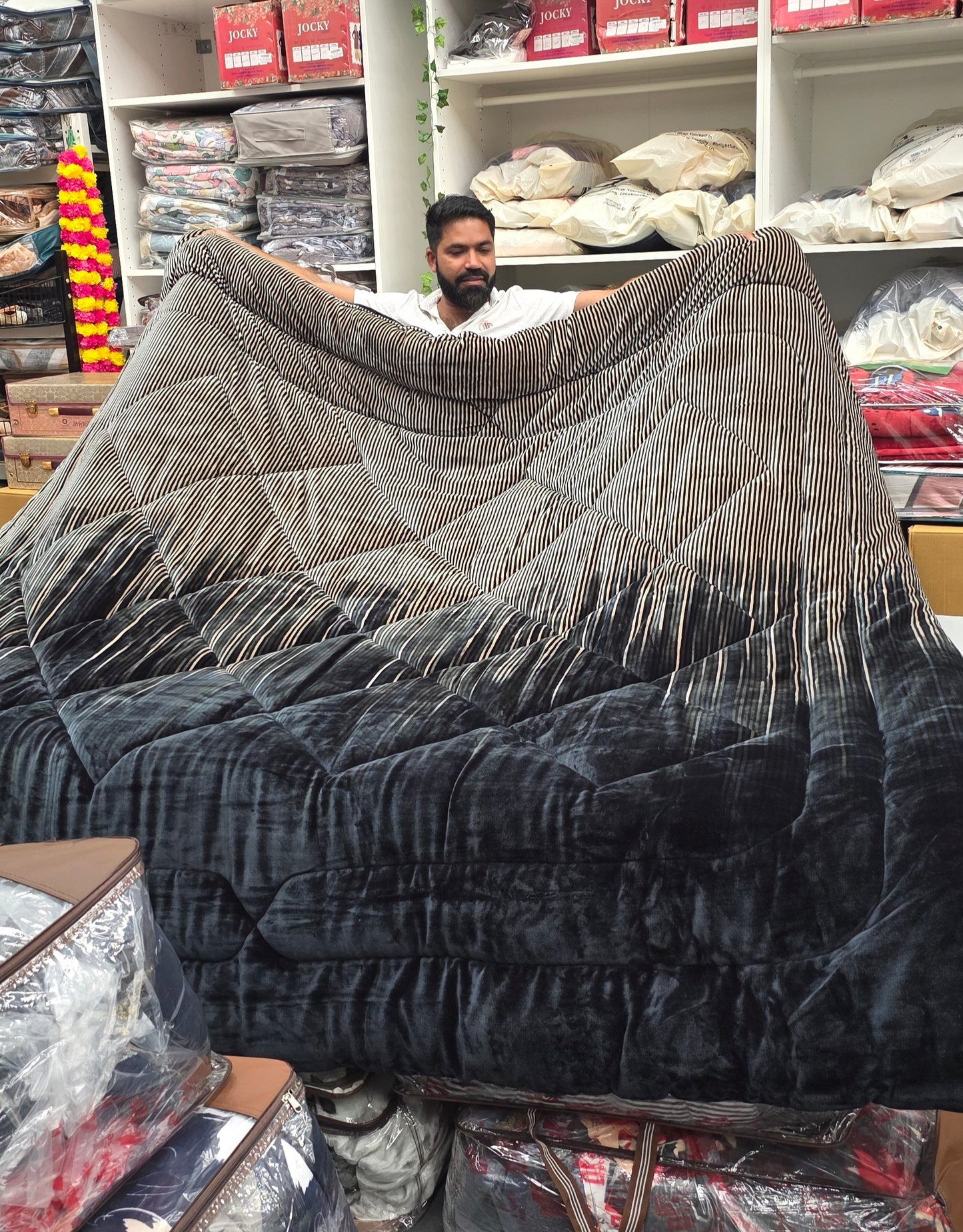 Luxury Plush Quilts – The Ultimate Comfort & Elegance In 6 Pc Set