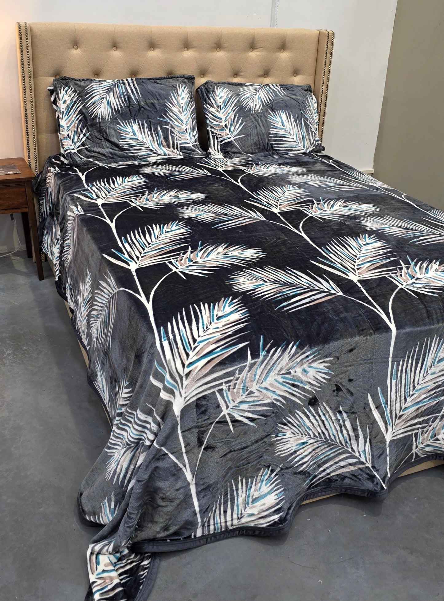 Warm Bedsheet Set